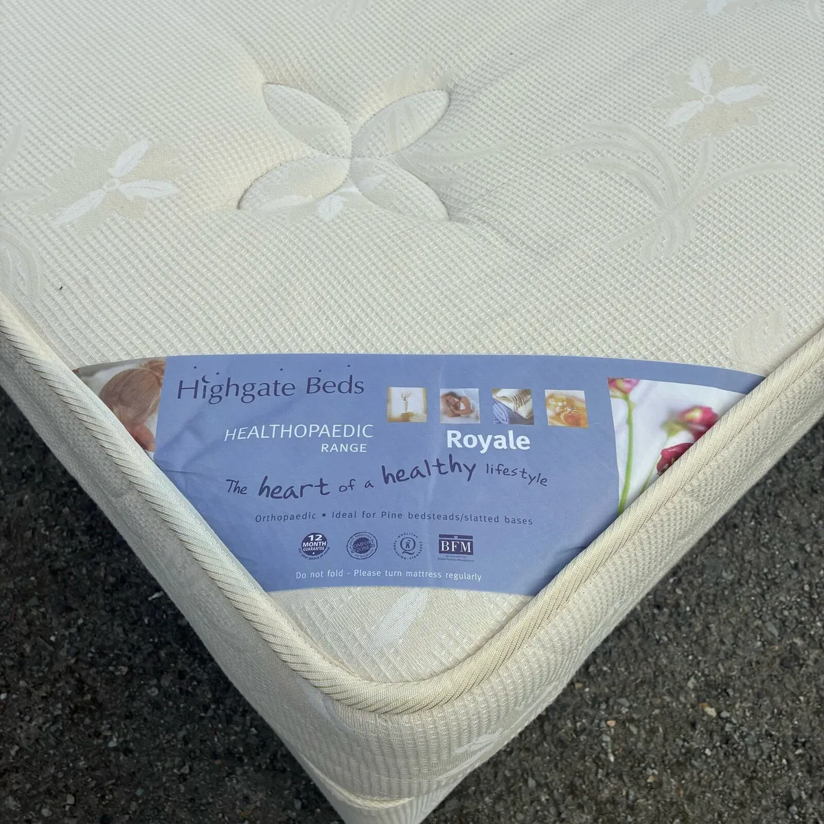Double bed with Mattress & Solid headboard - Image 3