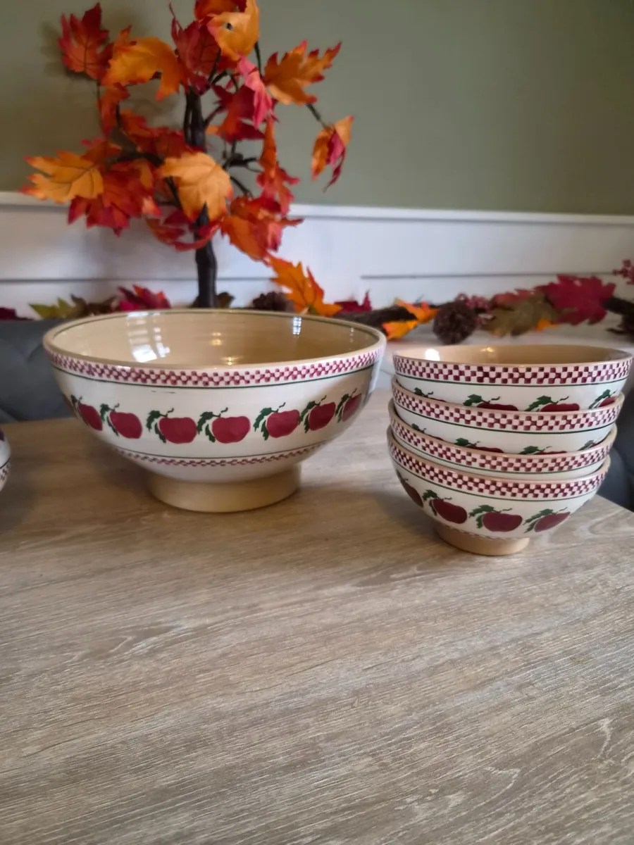 Nicholas Moss Apple collection - Image 1