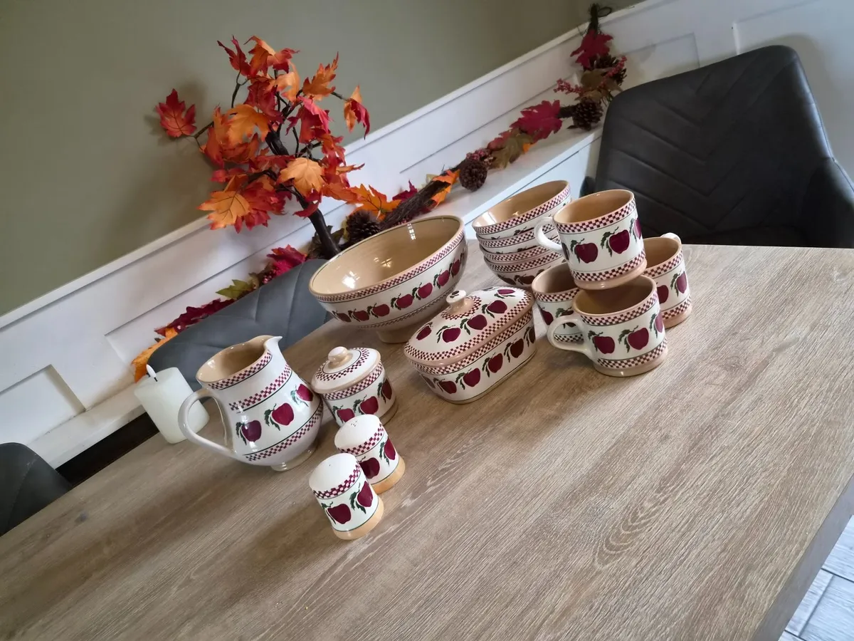 Nicholas Moss Apple collection - Image 3