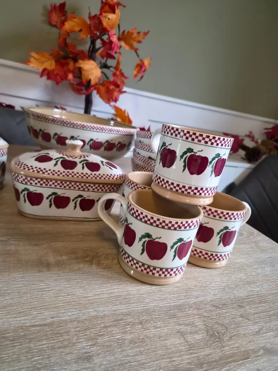 Nicholas Moss Apple collection - Image 4
