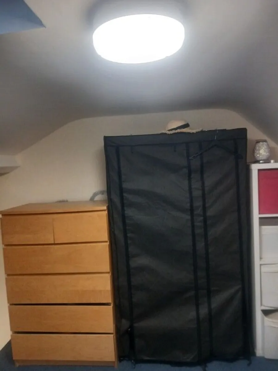 bedroom - Image 2