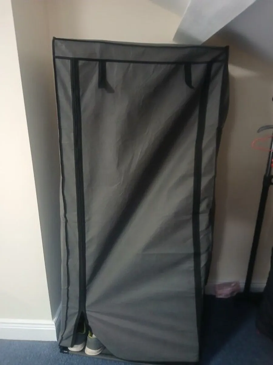 bedroom - Image 3
