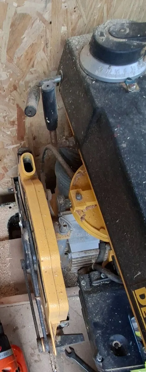 DeWalt DW720 Radial Arm Saw 230V - Image 2