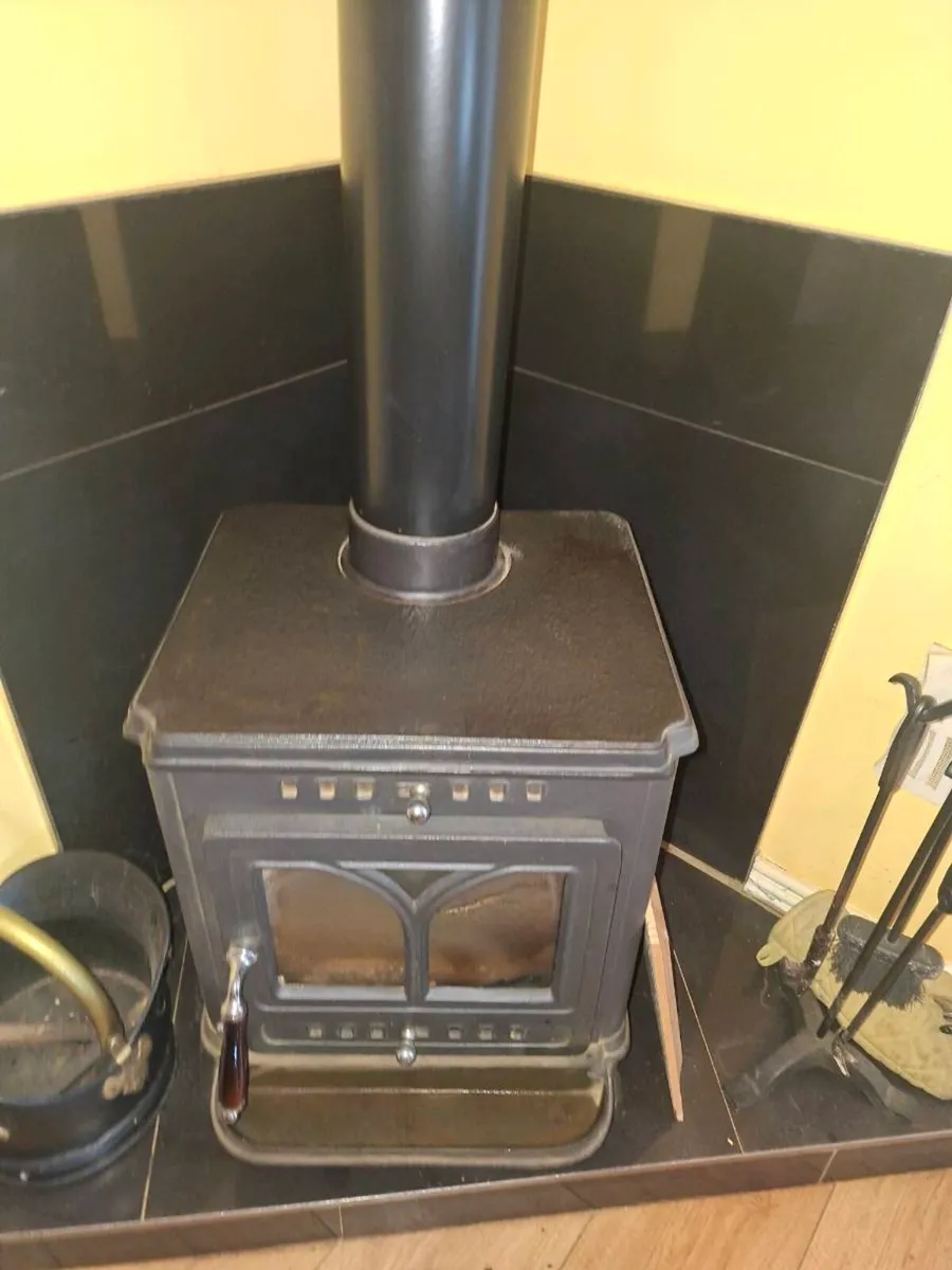 Solid fuel stove - Image 2