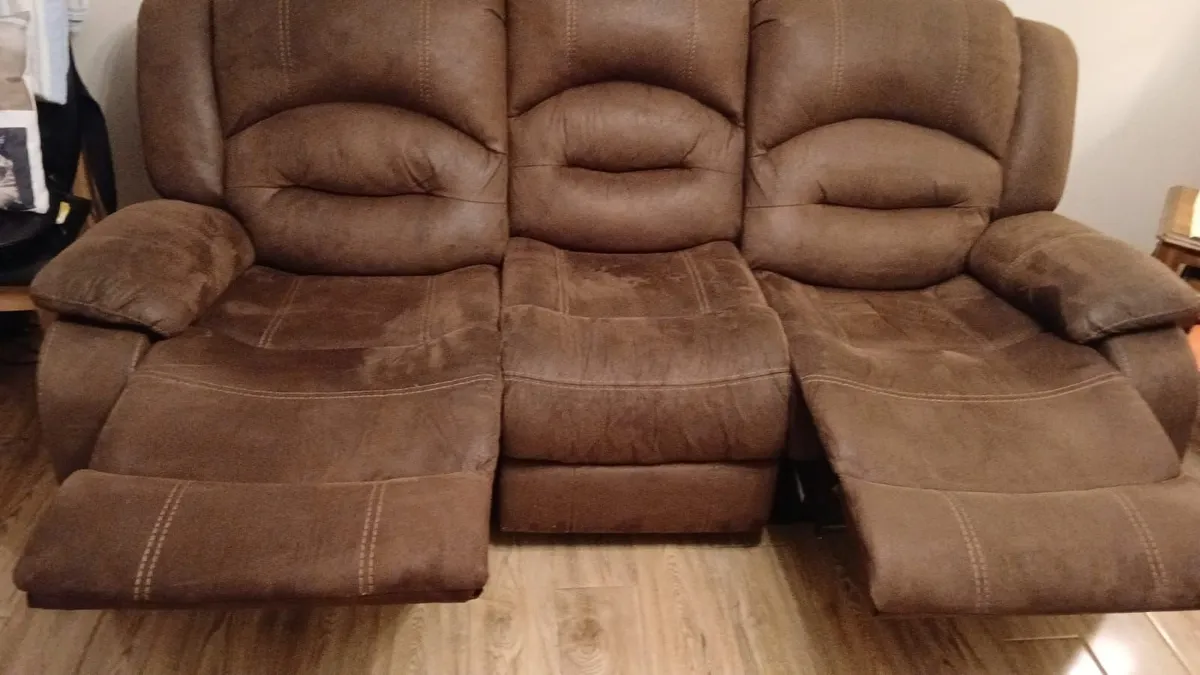 3 +1 recliner sofa - Image 1