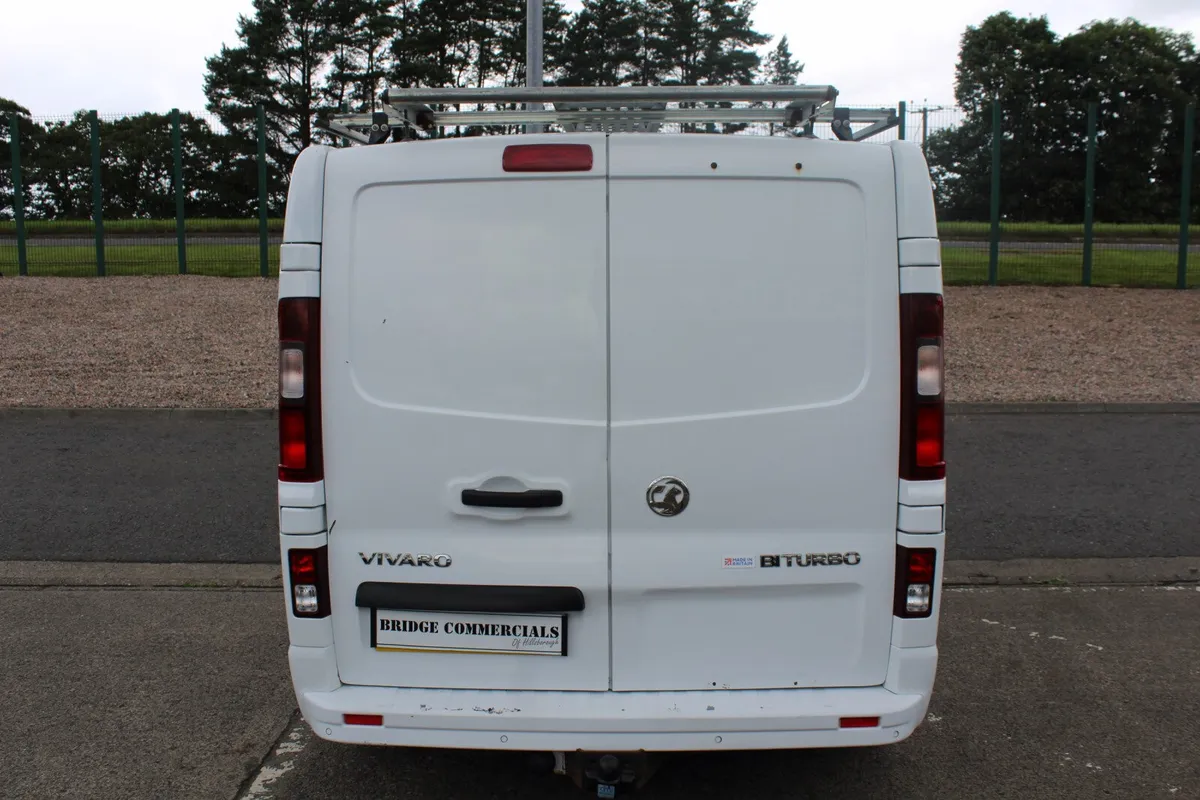 2017 Vauxhall Vivaro LWB Sportive - Image 4