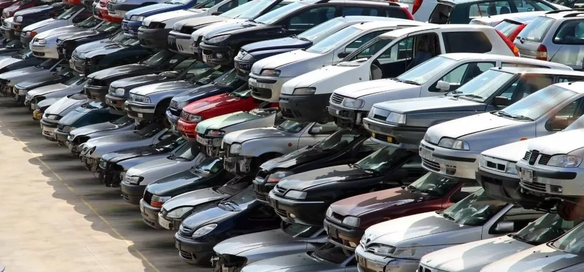 Massive cars scrap yard - Image 2