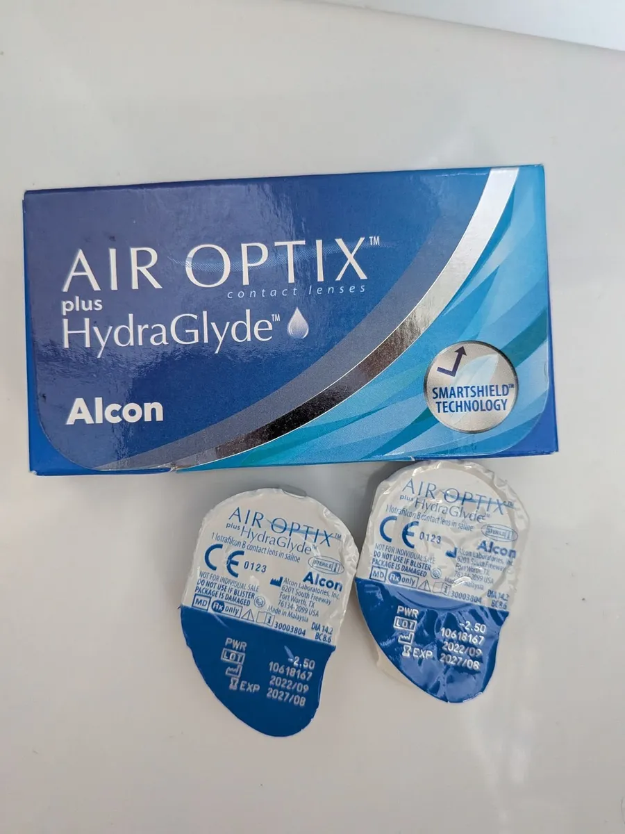 8 AirOptixplus HydraGlide MONTHLY contact lens 2.5 - Image 1