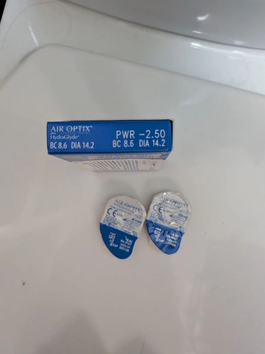 8 AirOptixplus HydraGlide MONTHLY contact lens 2.5 - Image 3