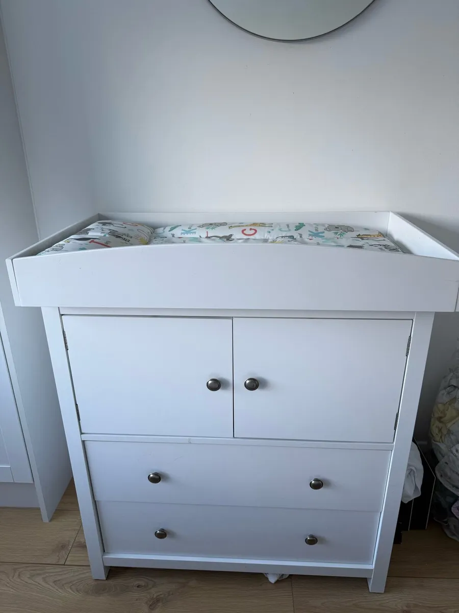Baby Changing Unit with Frawers - Image 1