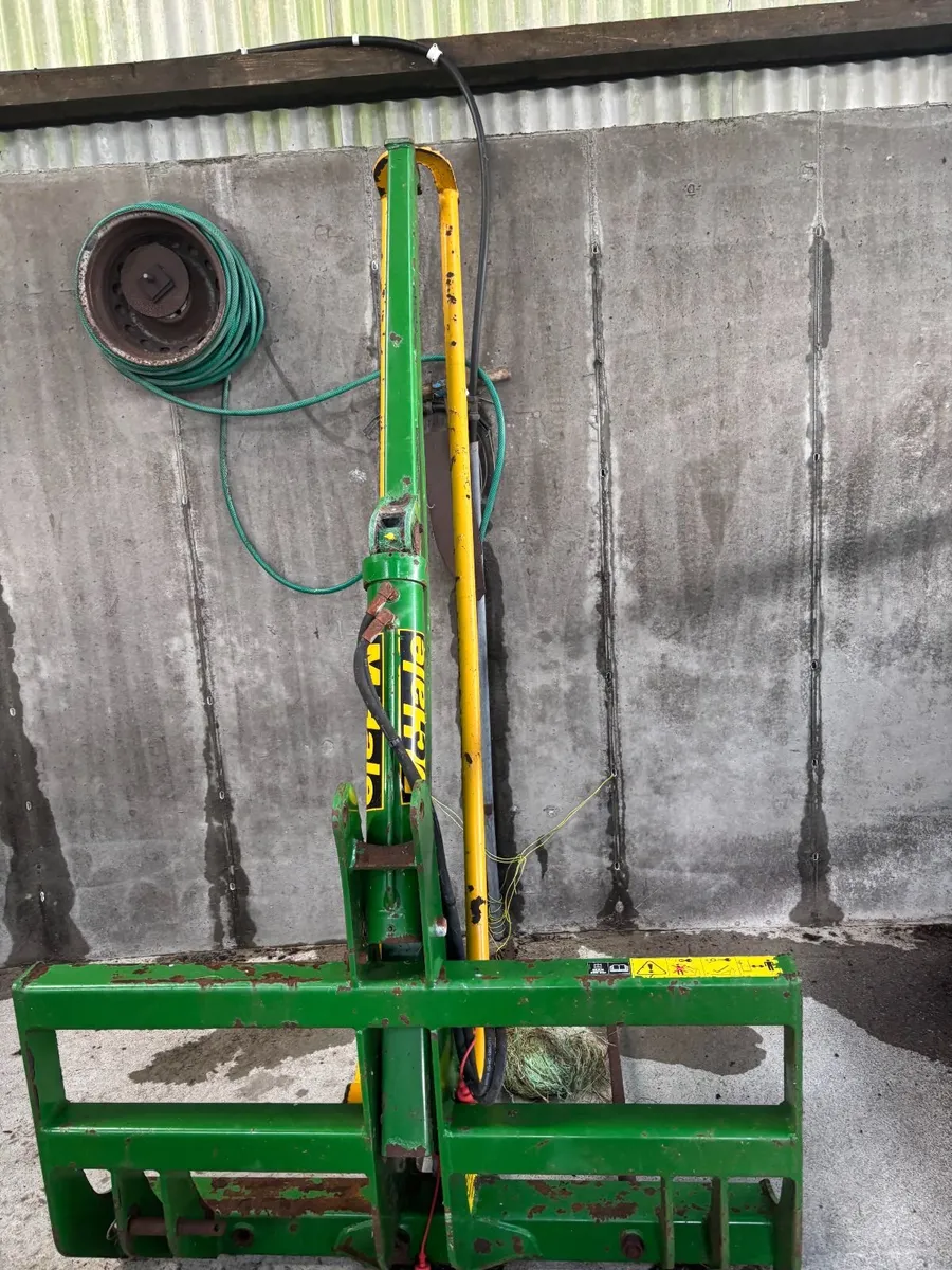 McHale Bale splitter - Image 1