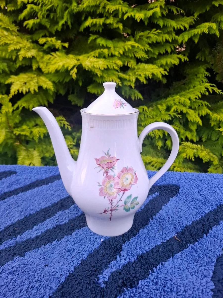 China floral tea pot postage possible - Image 1