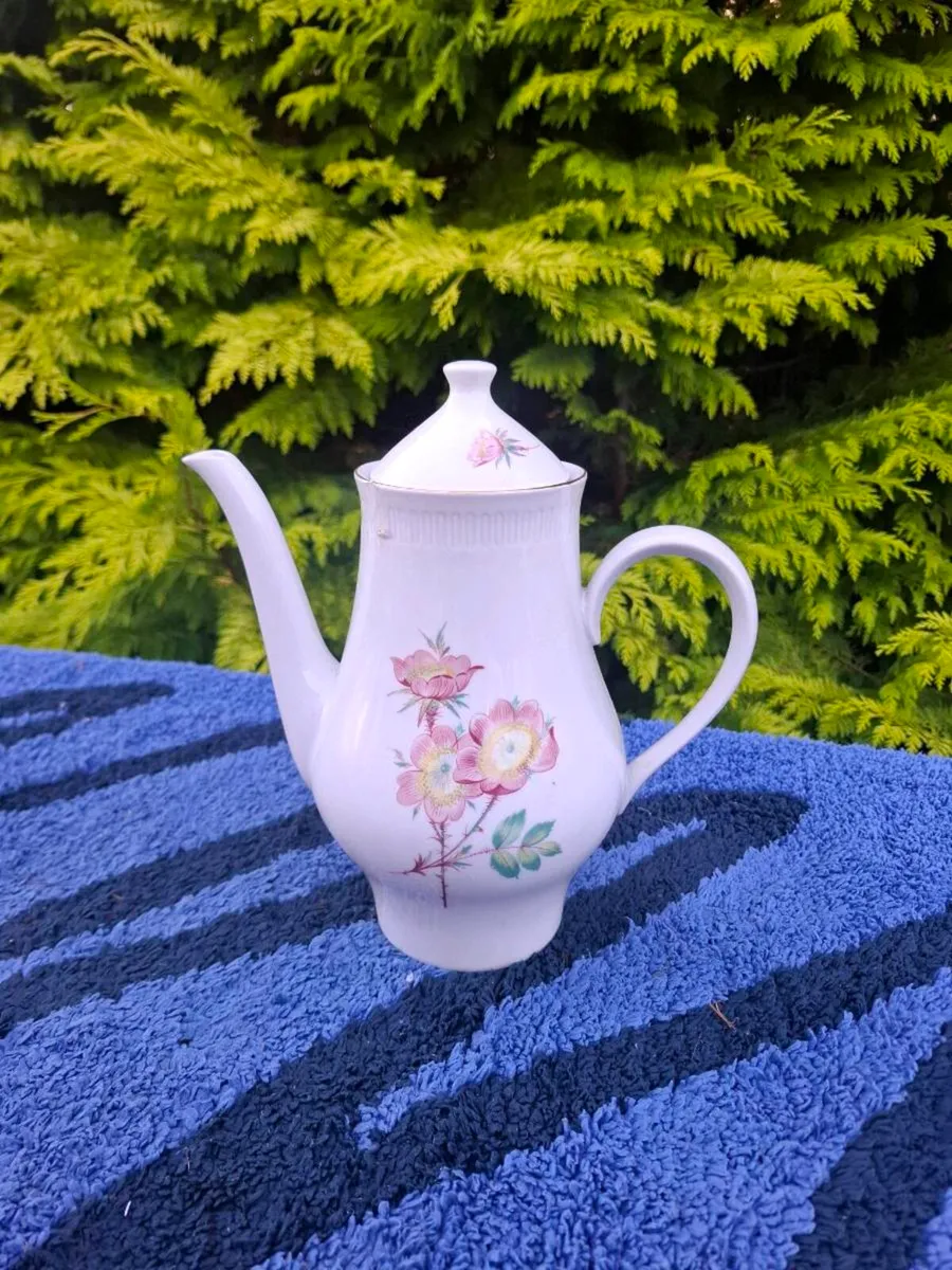 China floral tea pot postage possible - Image 2