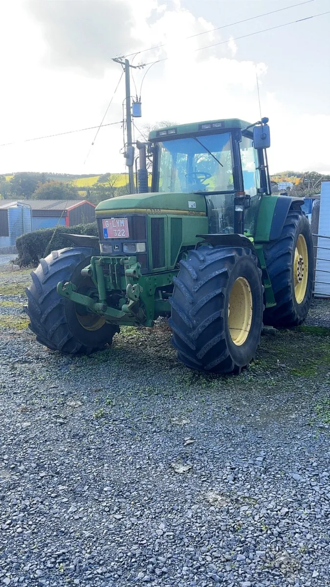 John Deere 7700 - Image 1