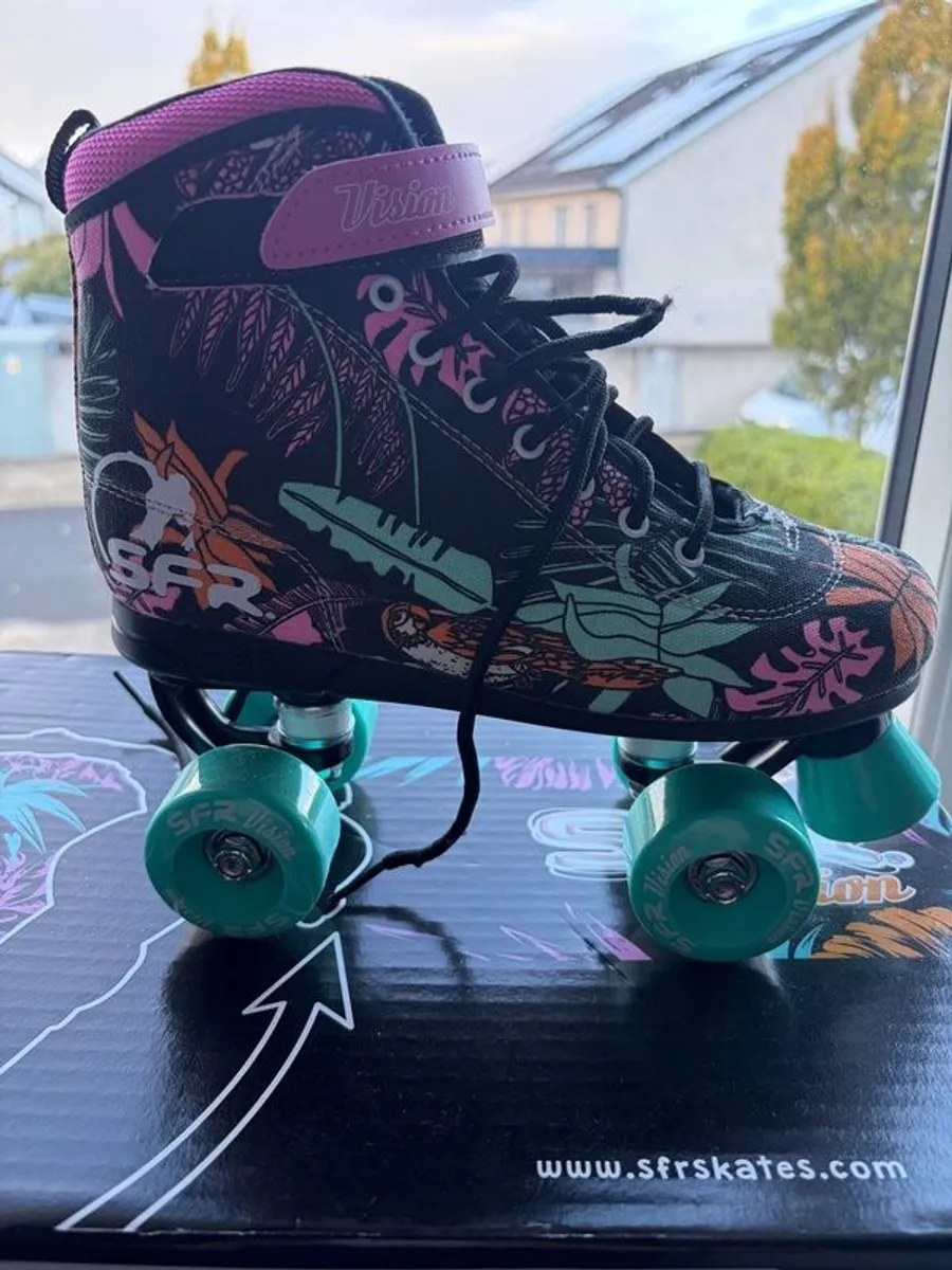 Roller Skates - Image 2