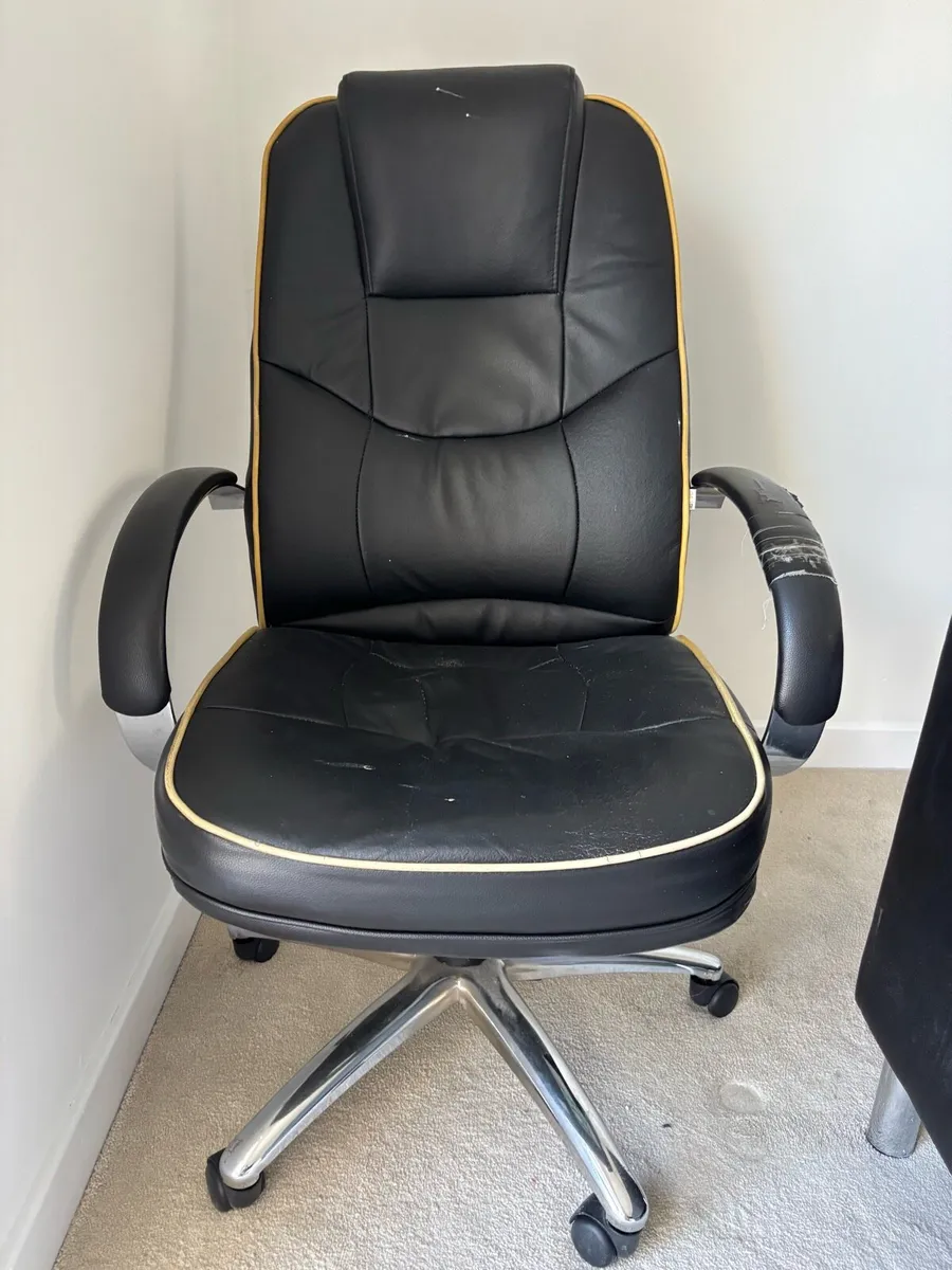 Office furniture-free to take away - Image 1