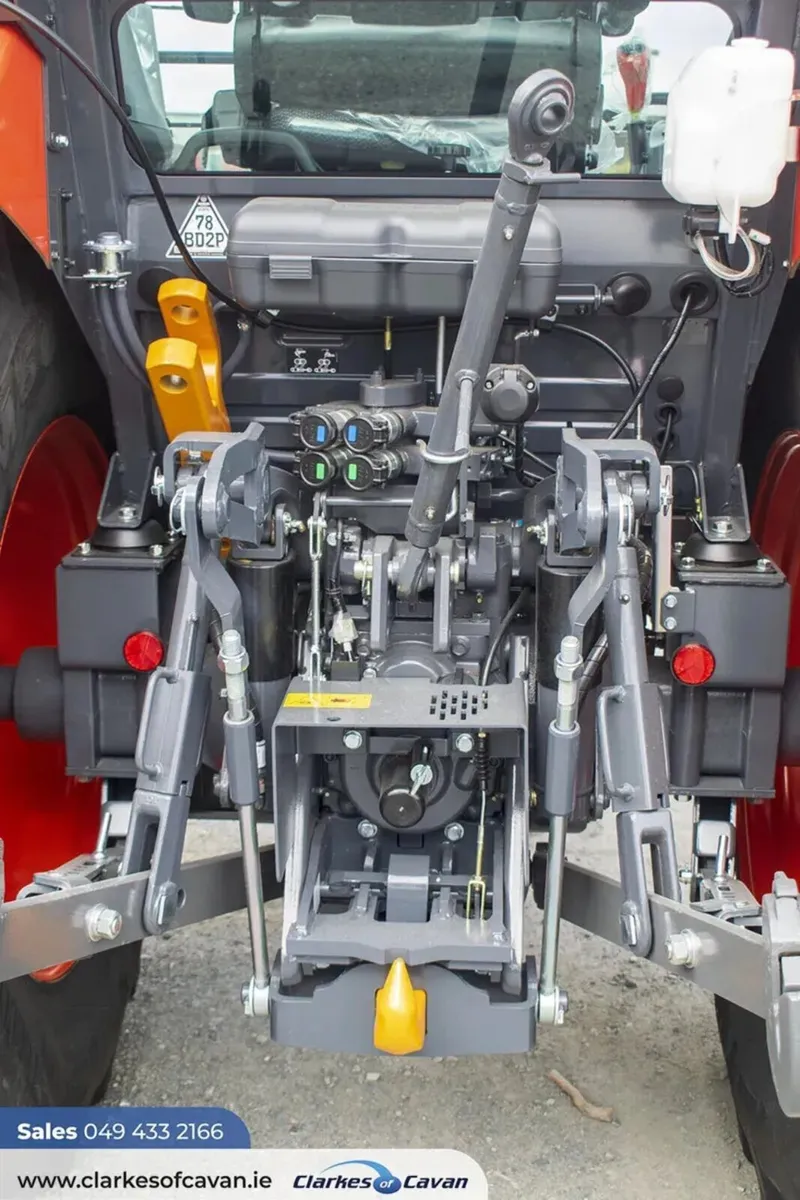 New Kubota M4073 Tractor - Image 4