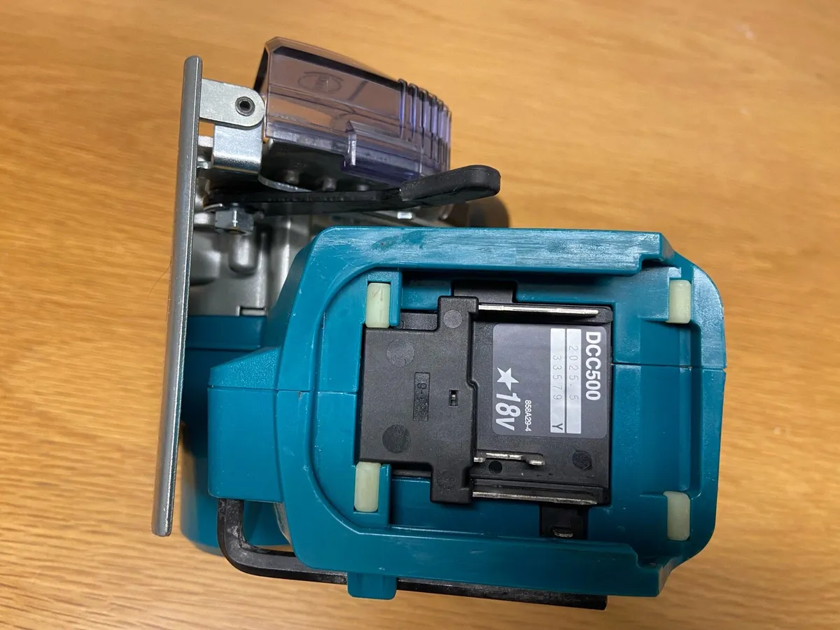 Makita 18v Cordless Tile/Disc Cutter - Image 4