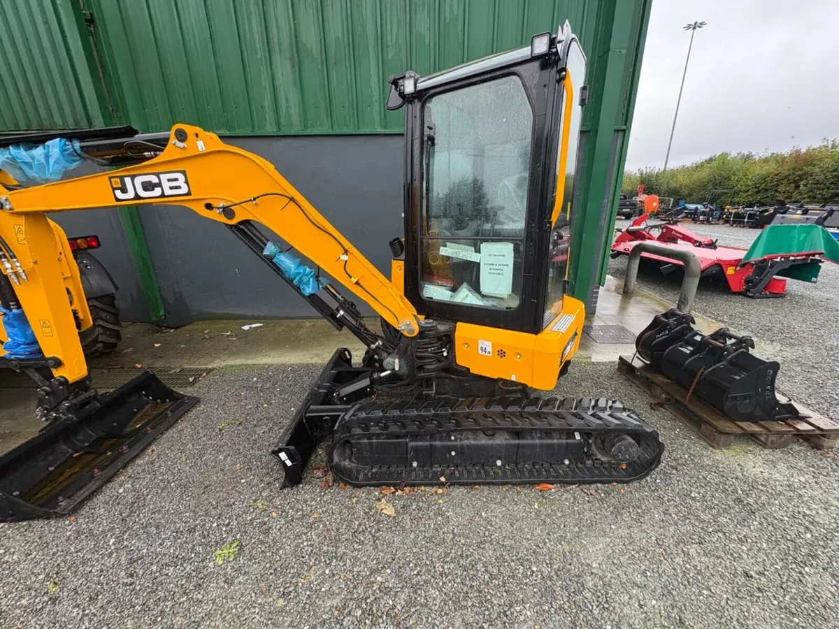 JCB 26C-1 MINI DIGGER - Image 1