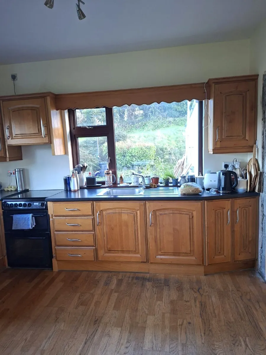 Chestnut Kitchen - Image 3