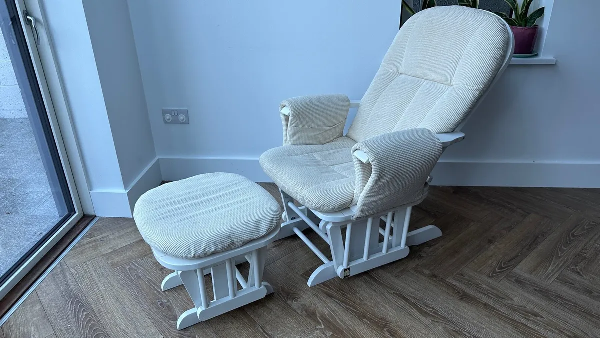 Tutti Bambini Glider Chair and Footstool - Image 4