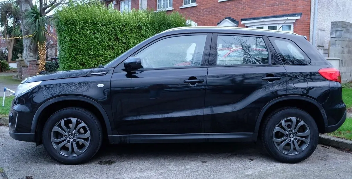 Suzuki Vitara 2017 *LOW MILEAGE*(1.6Petrol/Manual) - Image 4