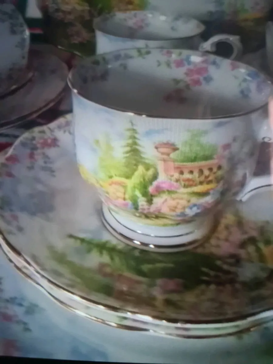21 piece ROYAL ALBERT teaset - Image 3