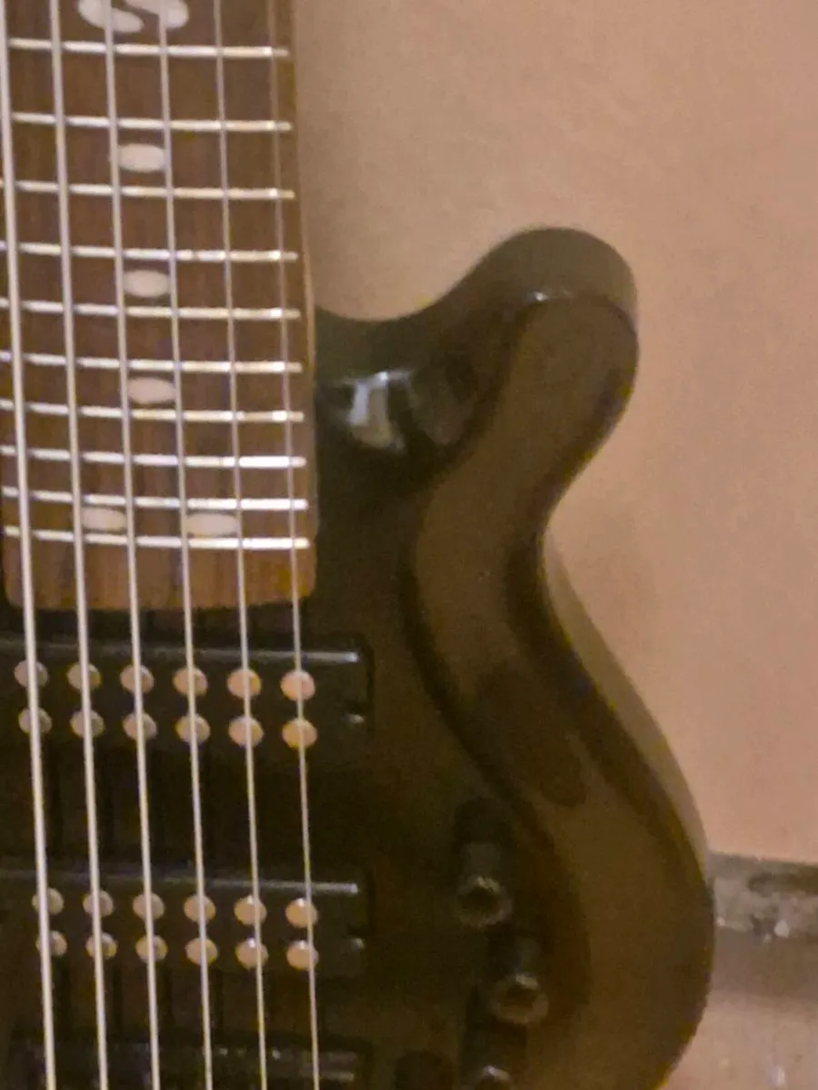 6 string bass - Image 3