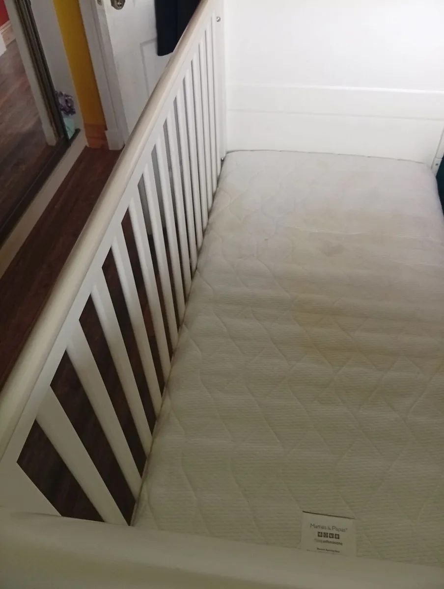 Mama and Papa's cotbed - Image 4