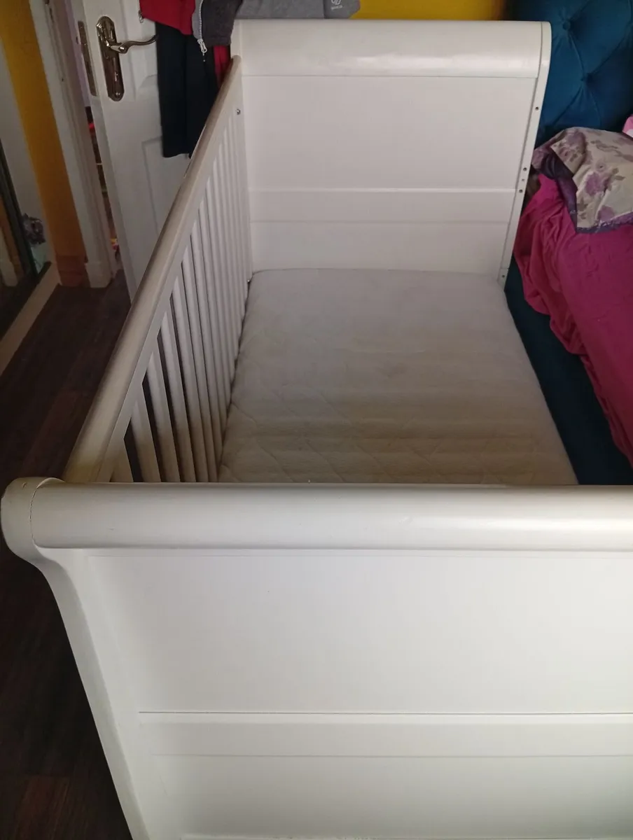 Mama and Papa's cotbed - Image 1