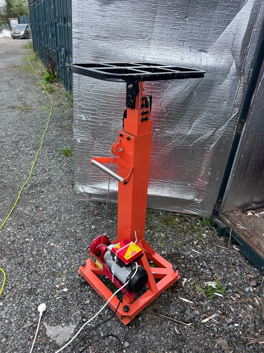 Remote-Controlled Lift / Installation Platform - Image 1
