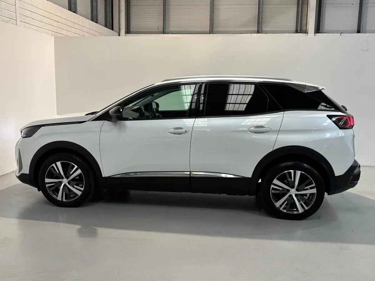Peugeot 3008 1.5HDI Allure commercial - Image 4