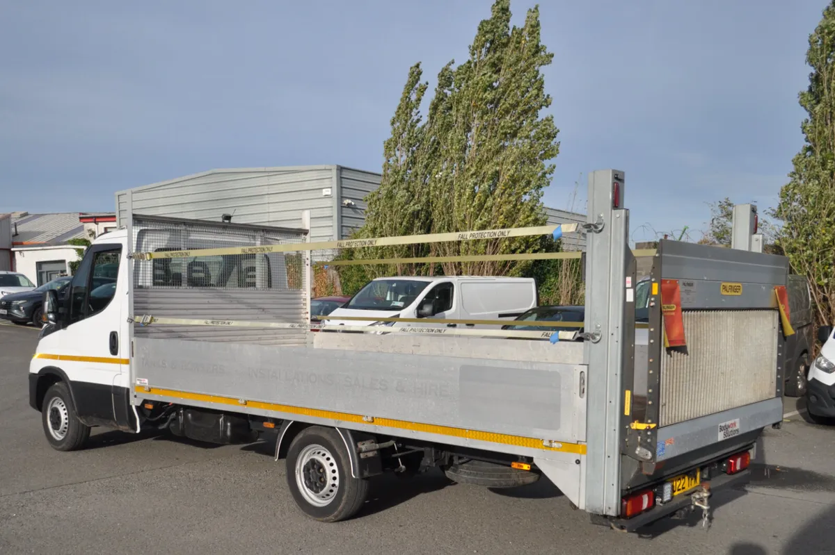 Iveco Daily 15' Dropside & Tail Lift - Image 2