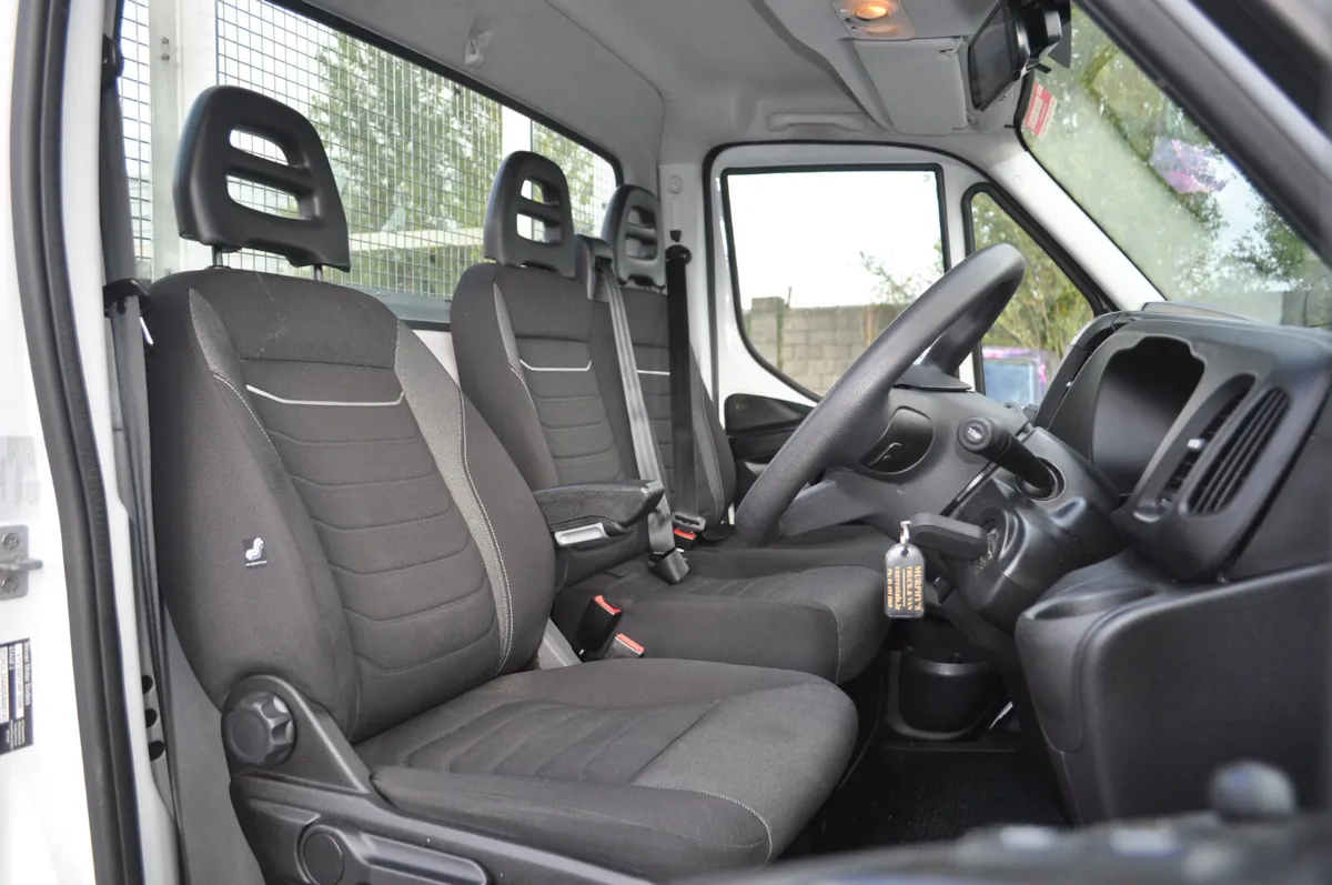 Iveco Daily 15' Dropside & Tail Lift - Image 3