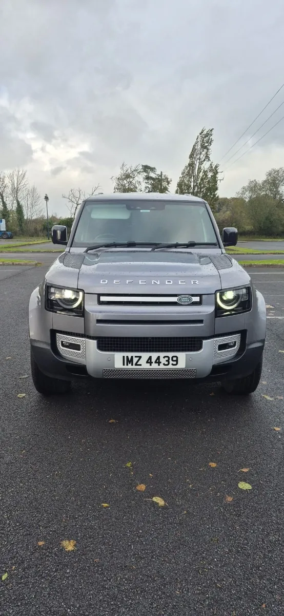 Land Rover Defender 2021 - Image 3