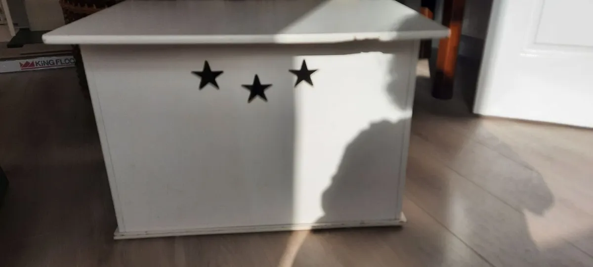 White wooden toy box- - Image 2