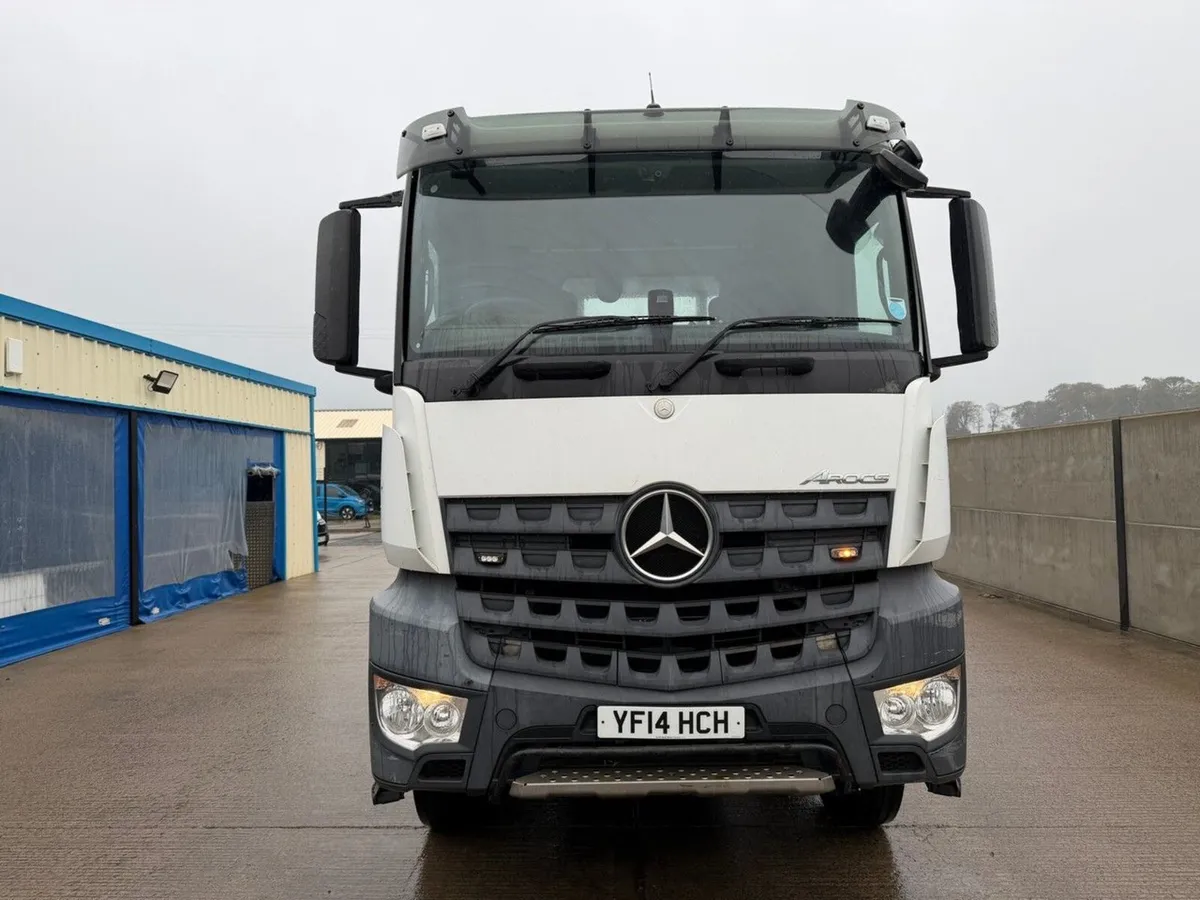 MERCEDES ACTROS 8x4 HOOK LOADER - Image 3