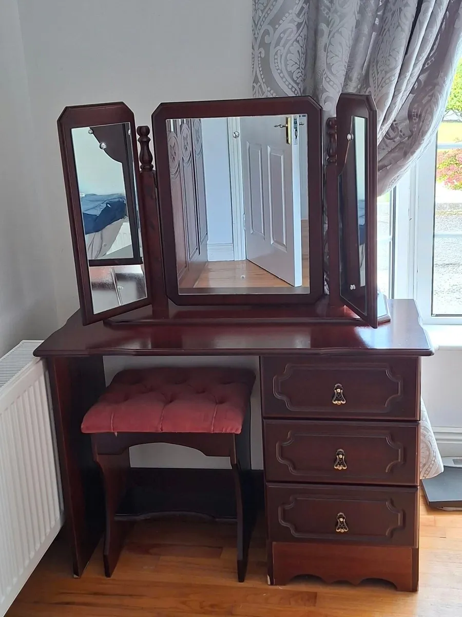 Bedroom furniture - Image 3