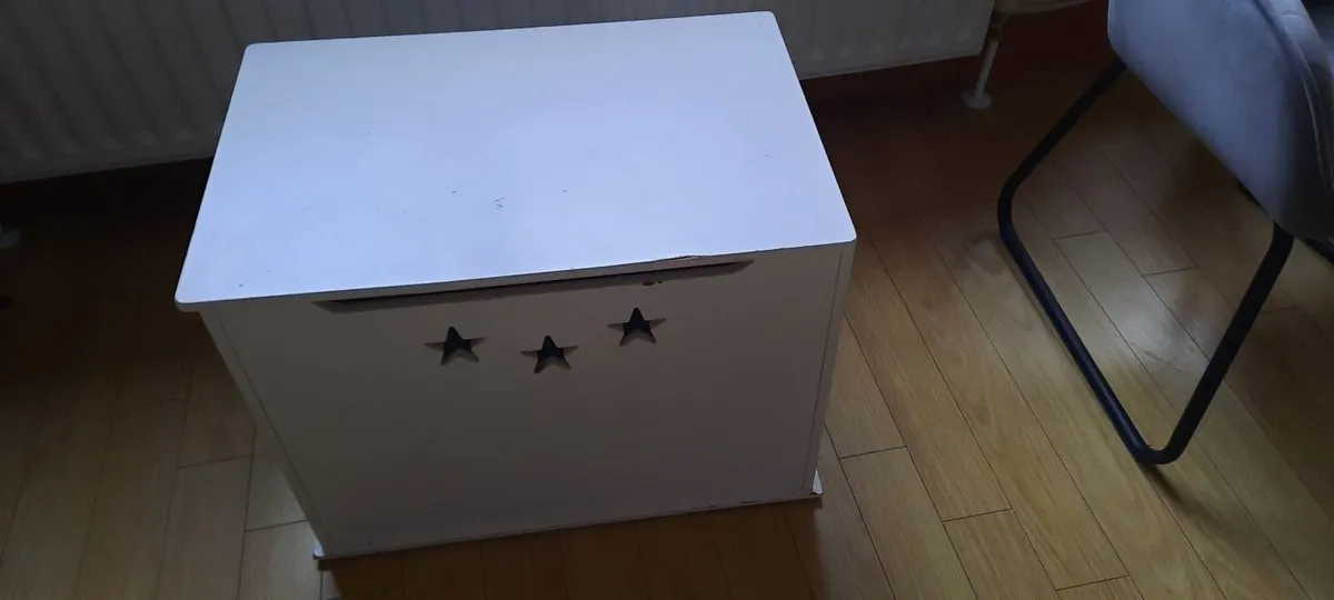 White wooden toy box- - Image 3