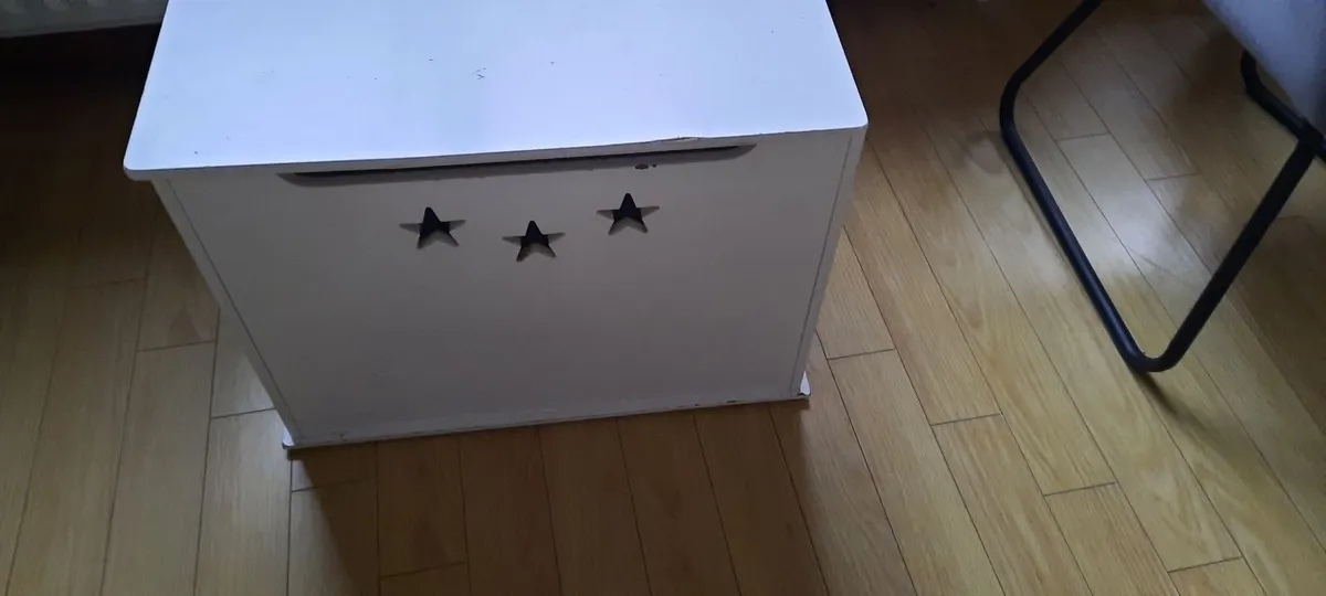 White wooden toy box- - Image 1