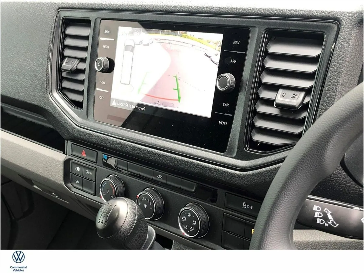 Volkswagen Crafter T35 LWB 177HP TRENDLINE  M6F 5D - Image 2