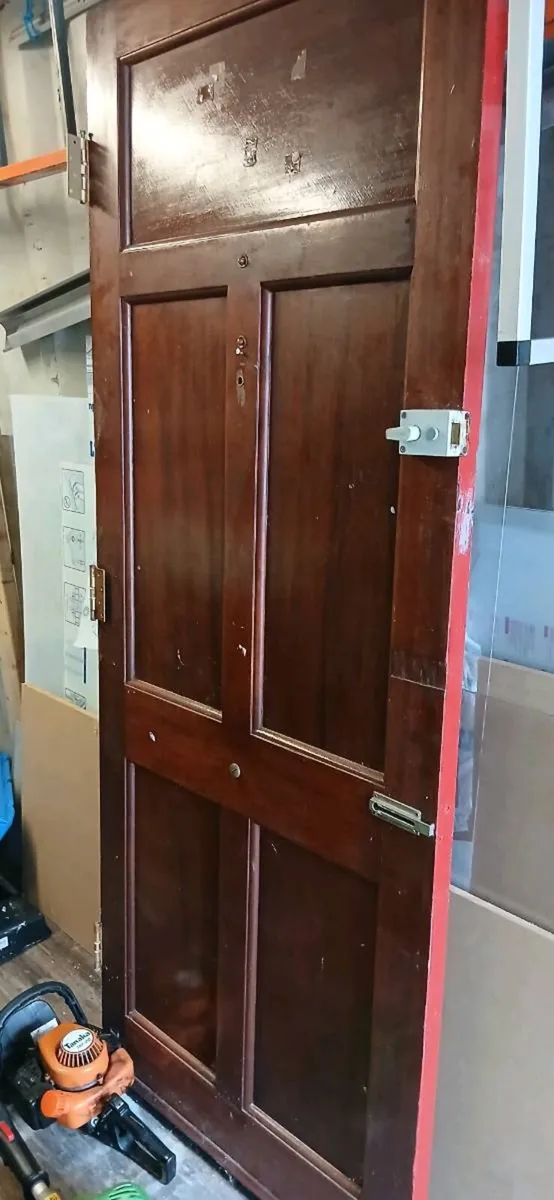 External door - Image 1