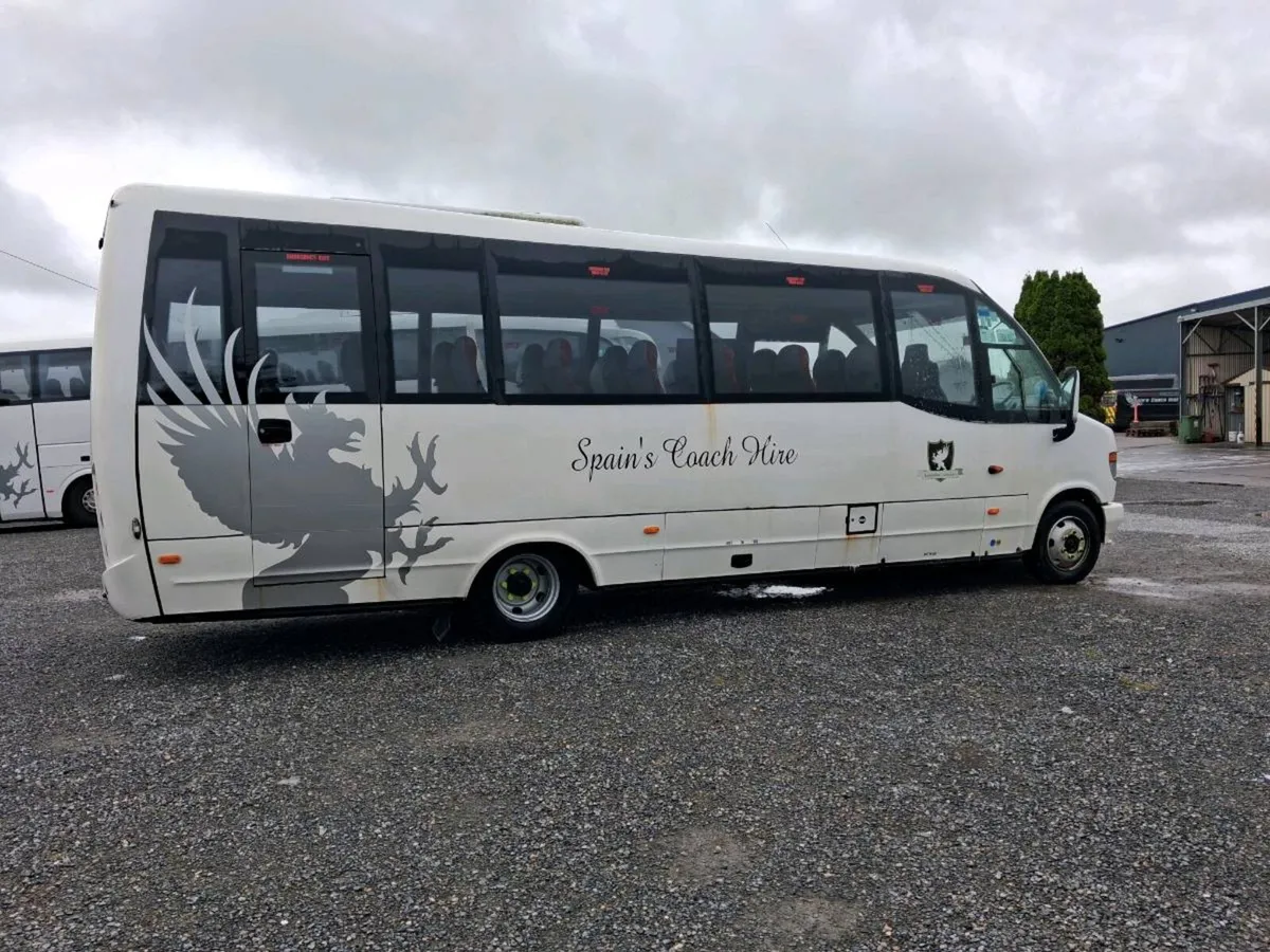 Mercedes Vario 33 Seater - Image 4