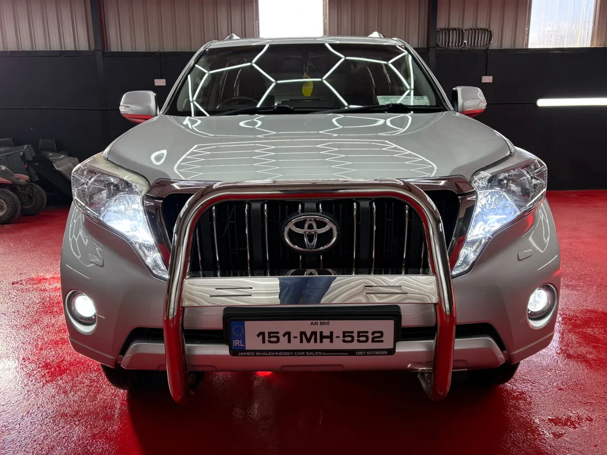 2015 TOYOTA LANDCRUISER 5 SEAT CREWCAB - Image 2