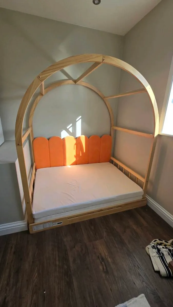 Bed - Image 2