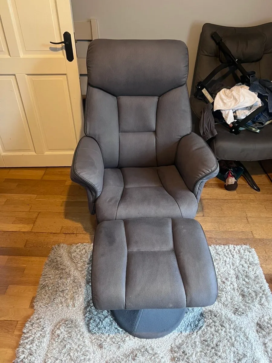 Swivel Chair - Image 1