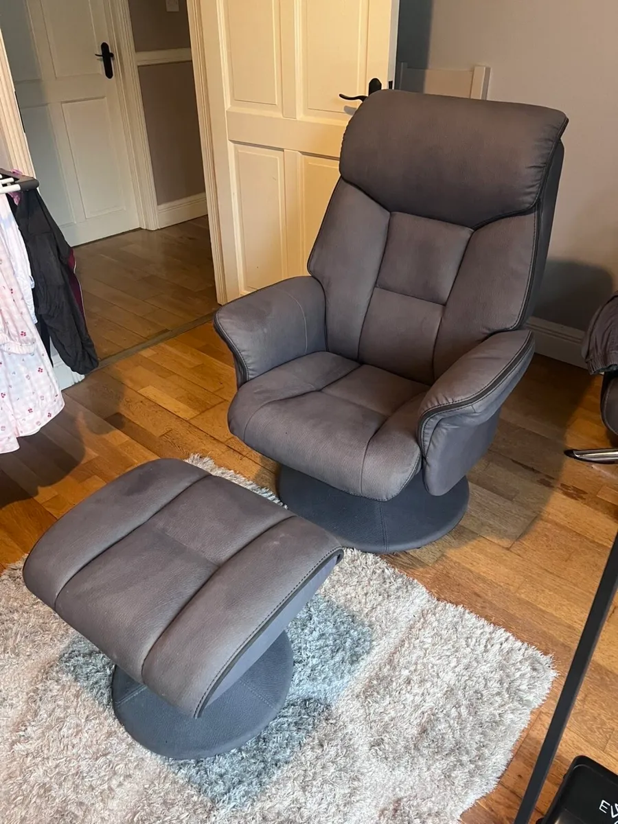 Swivel Chair - Image 2