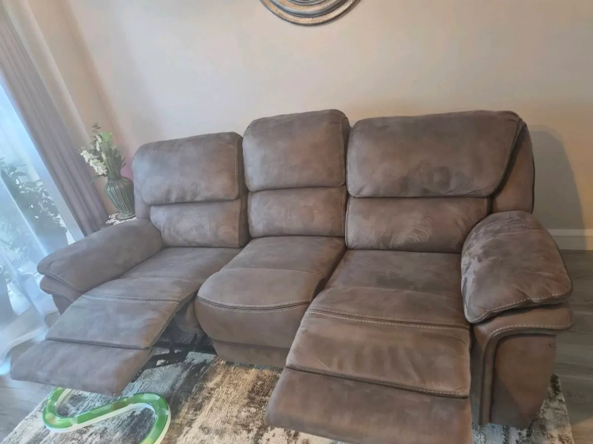 Couch - Image 2