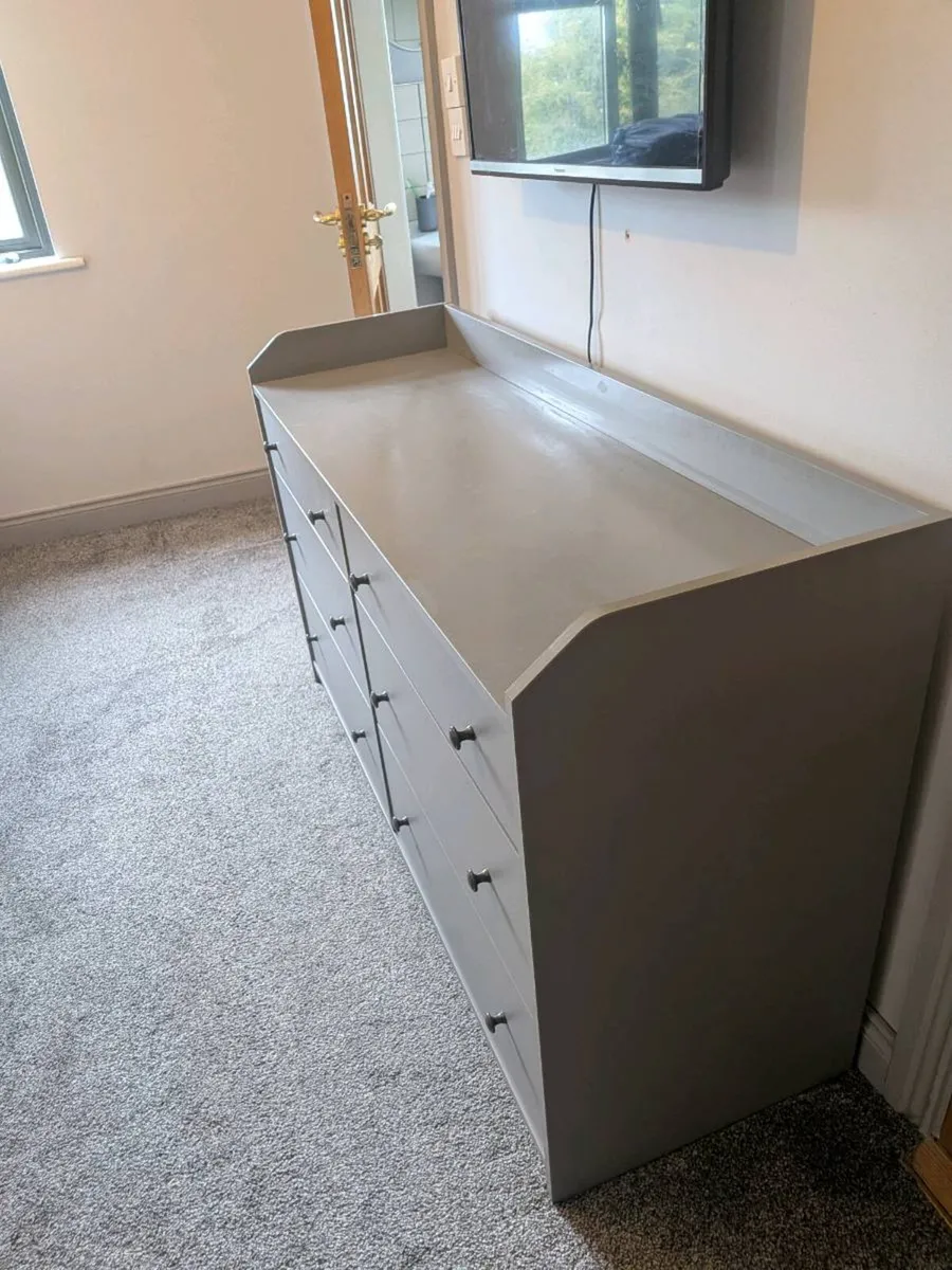 Bedroom furniture - Image 2