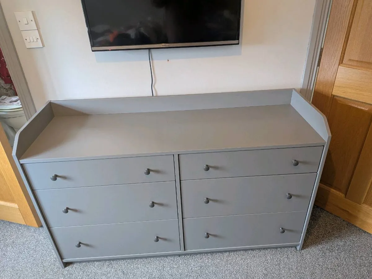 Bedroom furniture - Image 3